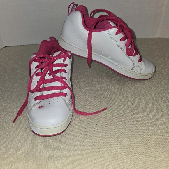 DC Women's Camo Skate Shoes White /Pink Leather Sneakers size 8 - Picture 2 of 9